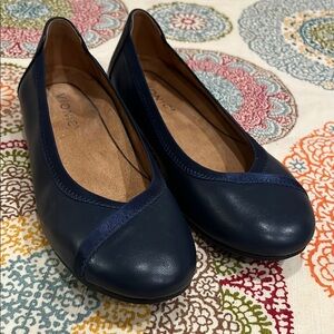 Vionic Caroll Navy Flats size 5 women’s